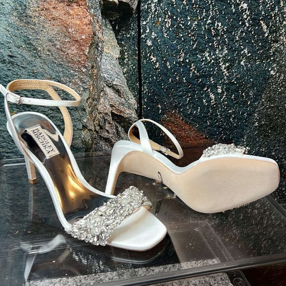 Rider Stiletto Heel Size in White Satin - Picture 16 of 17